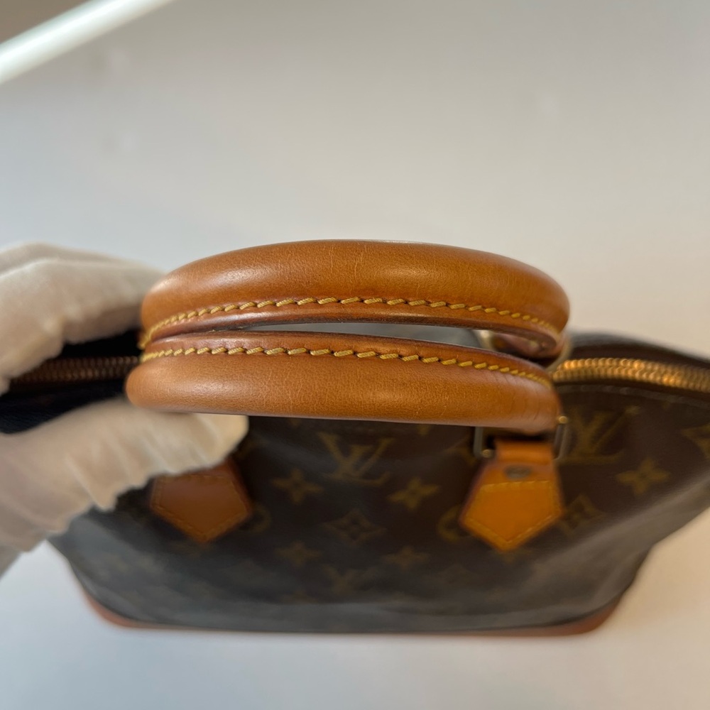 Louis Vuitton Monogram Alma - Picture 13 of 16